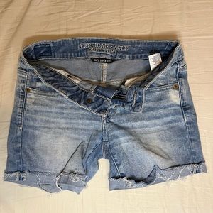Light wash super super stretch jean shorts